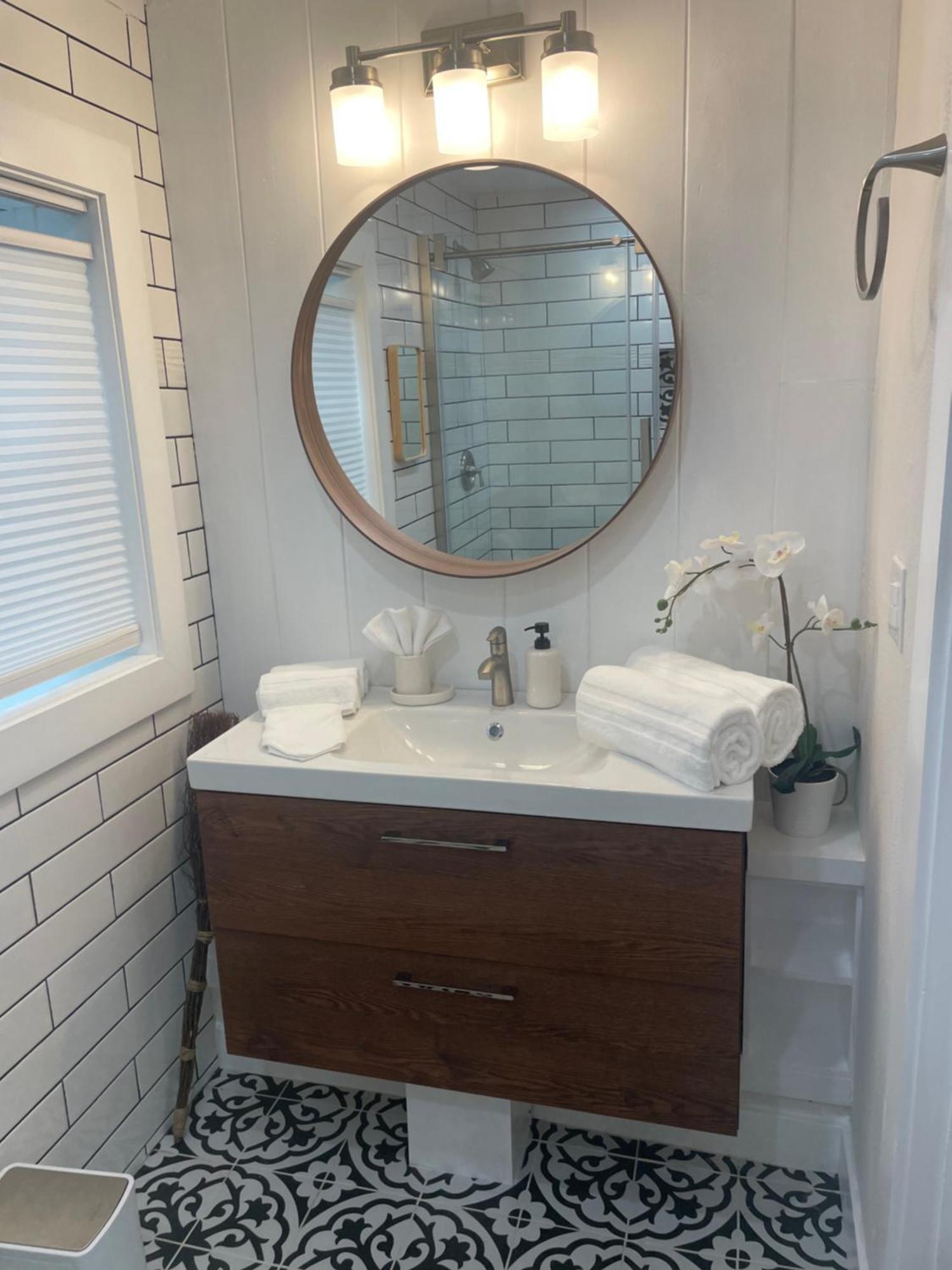 Shares Courtyard Luxury Apt - New! 罗克雷治 外观 照片